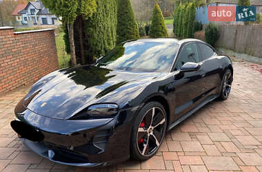 Porsche Taycan 2021