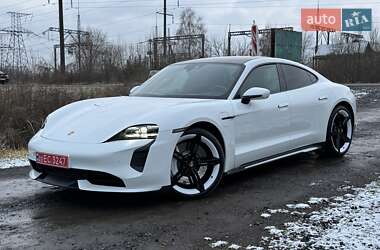 Седан Porsche Taycan 2021 в Києві