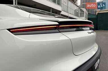 Седан Porsche Taycan 2020 в Києві