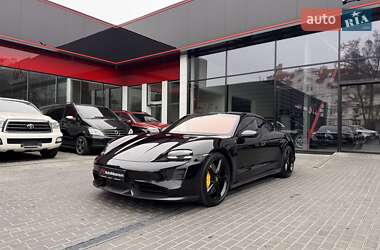Седан Porsche Taycan 2022 в 