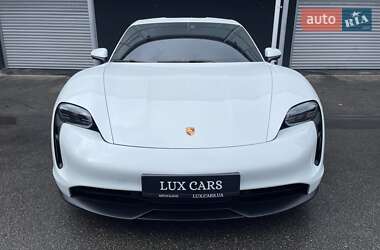 Седан Porsche Taycan 2021 в 