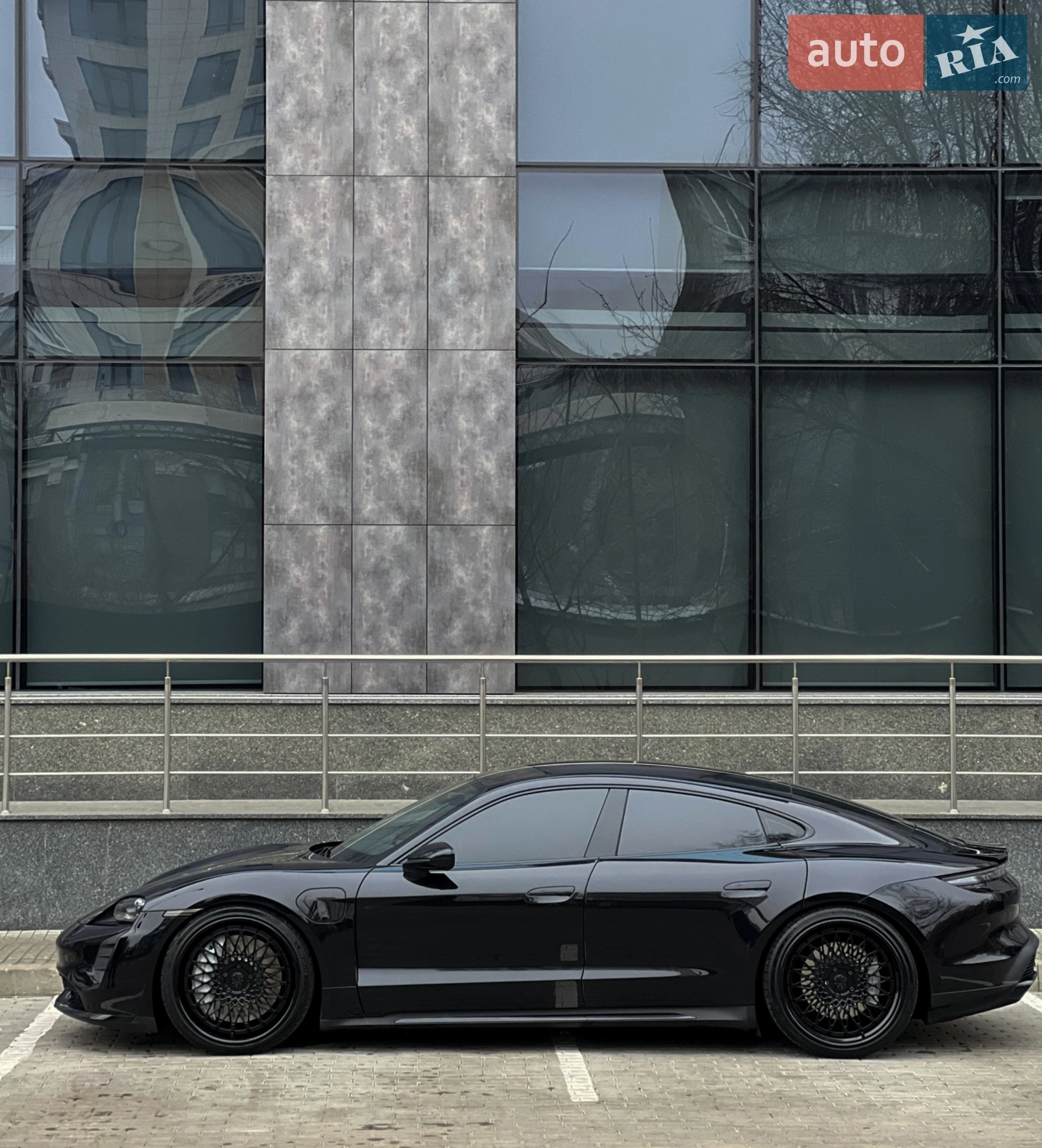 2019 Porsche Taycan - мініатюра 8