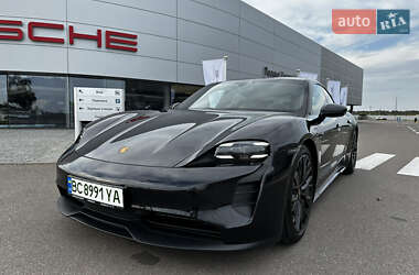 Седан Porsche Taycan 2022 в Киеве