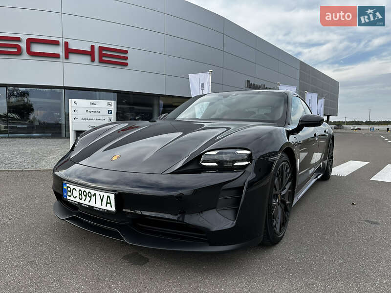 Седан Porsche Taycan 2022 в 