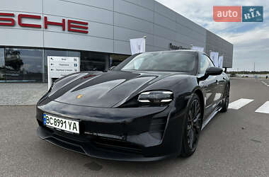Седан Porsche Taycan 2022 в 