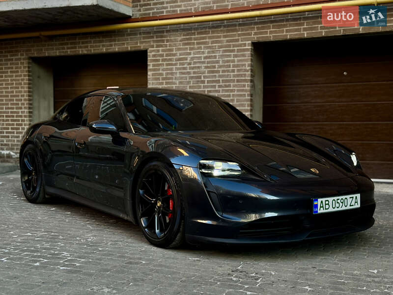 Седан Porsche Taycan 2021 в 