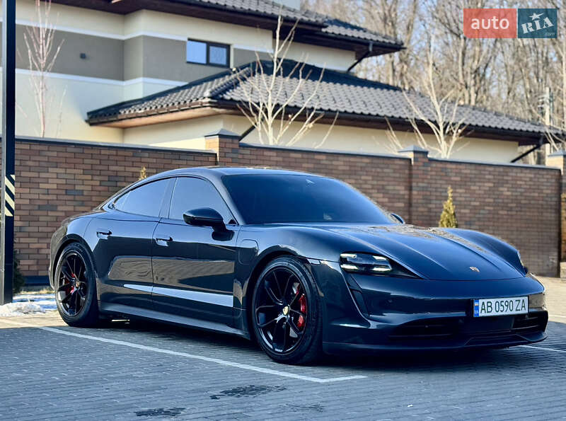 Седан Porsche Taycan 2021 в Виннице