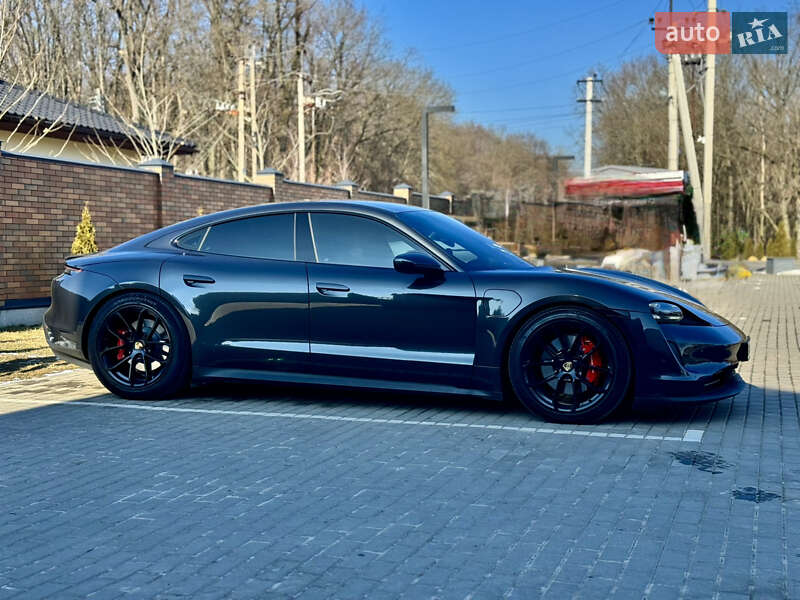 Седан Porsche Taycan 2021 в Виннице