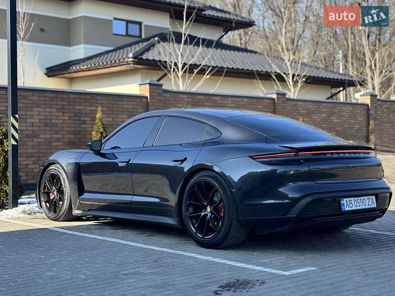 Седан Porsche Taycan 2021 в Виннице