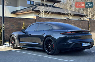 Седан Porsche Taycan 2021 в 