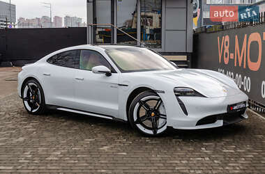 Седан Porsche Taycan 2020 в Киеве