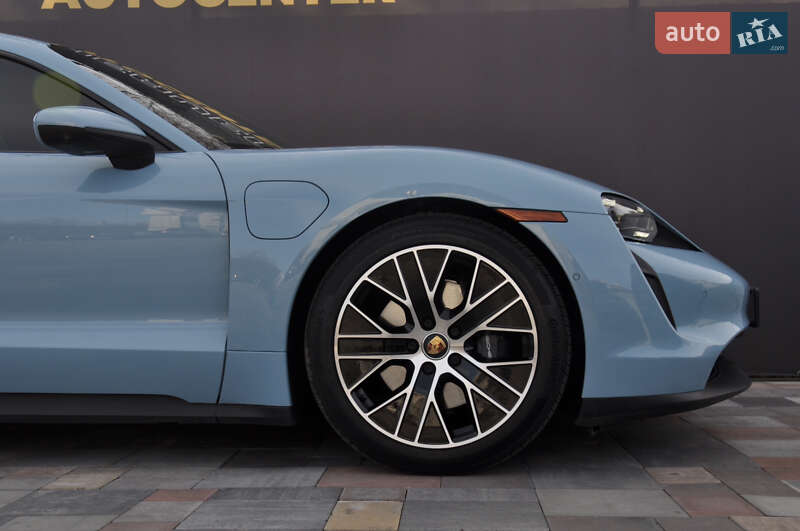 Седан Porsche Taycan 2022 в Киеве