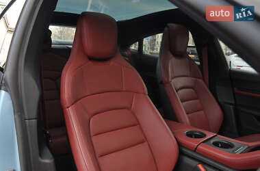 Седан Porsche Taycan 2022 в 