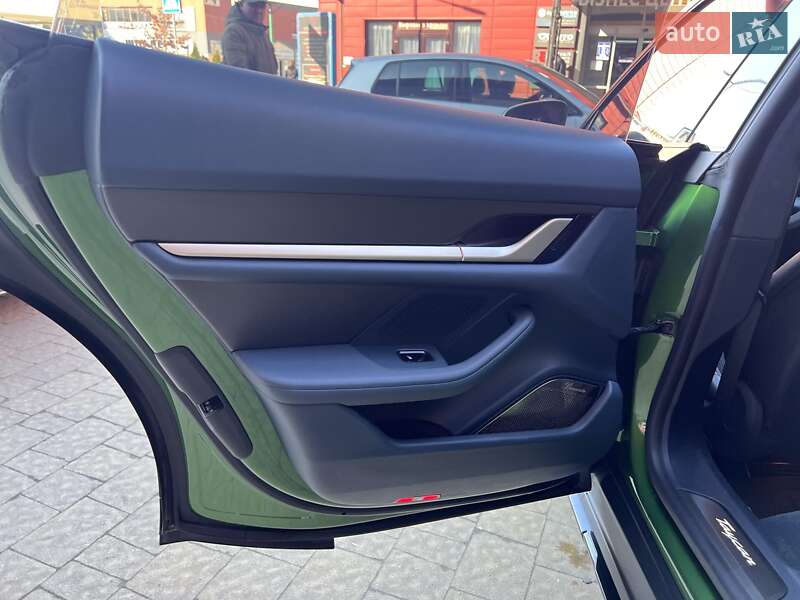 Седан Porsche Taycan 2021 в Львове фото 52 Седан Porsche Taycan 2021 в Львове