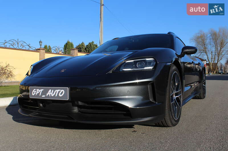 Седан Porsche Taycan 2024 в Киеве
