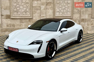 Седан Porsche Taycan 2020 в 