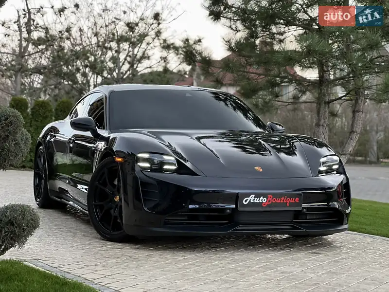 Porsche Taycan 2022