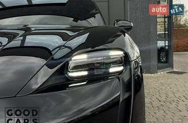 Седан Porsche Taycan 2022 в 