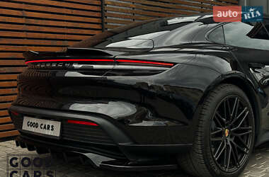 Седан Porsche Taycan 2022 в 