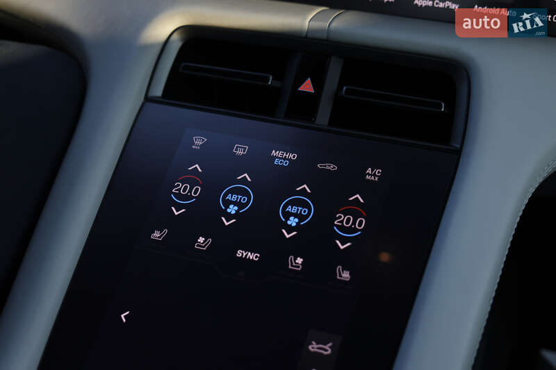 Седан Porsche Taycan 2020 в Львові