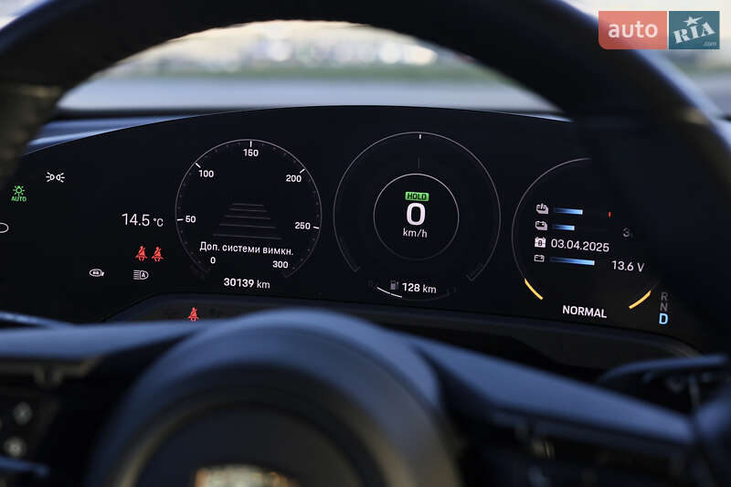 Седан Porsche Taycan 2020 в Львові