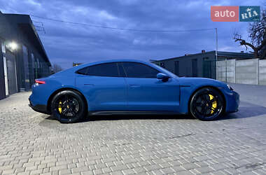 Седан Porsche Taycan 2022 в 