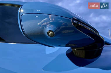 Седан Porsche Taycan 2022 в 