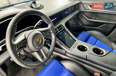 Седан Porsche Taycan 2022 в 