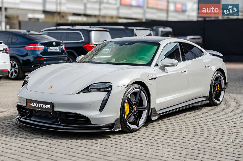 Седан Porsche Taycan 2021 в Києві