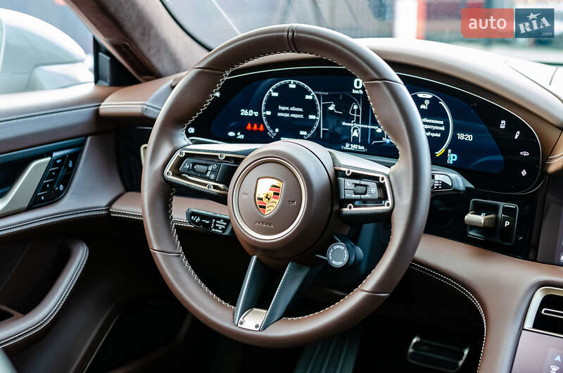 Седан Porsche Taycan 2021 в Києві
