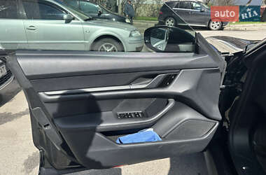 Седан Porsche Taycan 2021 в 