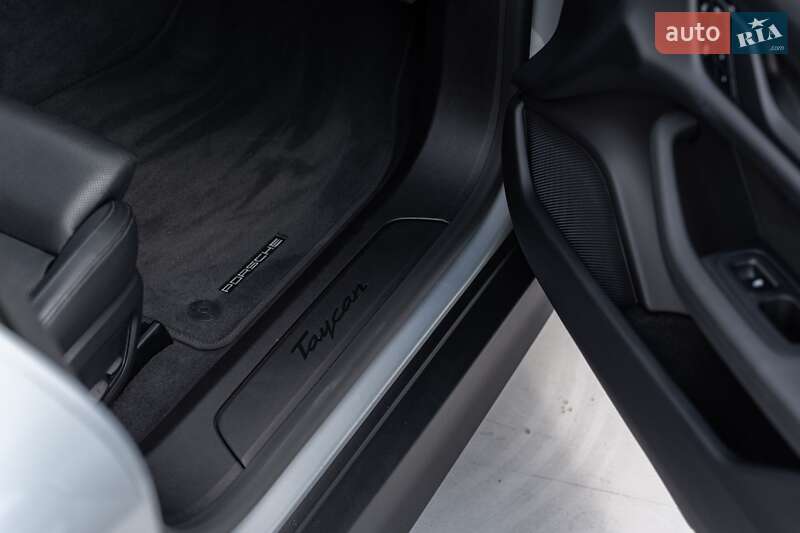 Седан Porsche Taycan 2023 в Киеве фото 13 Седан Porsche Taycan 2023 в Киеве