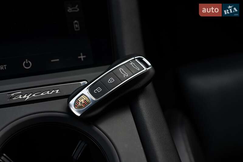Седан Porsche Taycan 2023 в Киеве фото 15 Седан Porsche Taycan 2023 в Киеве