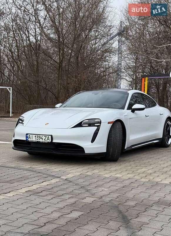 Седан Porsche Taycan 2021 в 