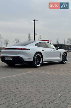Седан Porsche Taycan 2021 в 