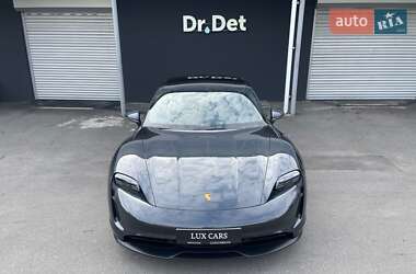 Седан Porsche Taycan 2022 в 