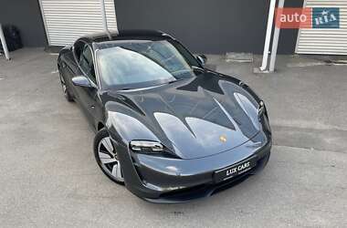 Седан Porsche Taycan 2022 в 