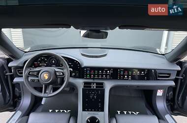 Седан Porsche Taycan 2022 в 