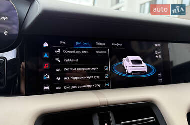 Седан Porsche Taycan 2023 в 