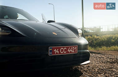 Седан Porsche Taycan 2021 в 