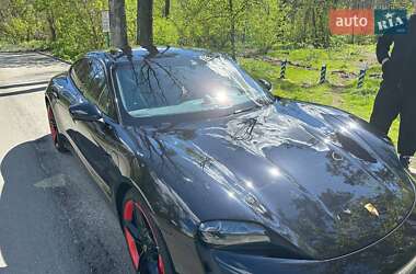 Седан Porsche Taycan 2020 в 