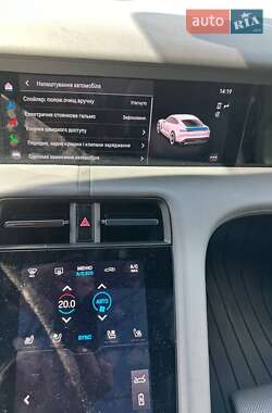 Седан Porsche Taycan 2020 в 