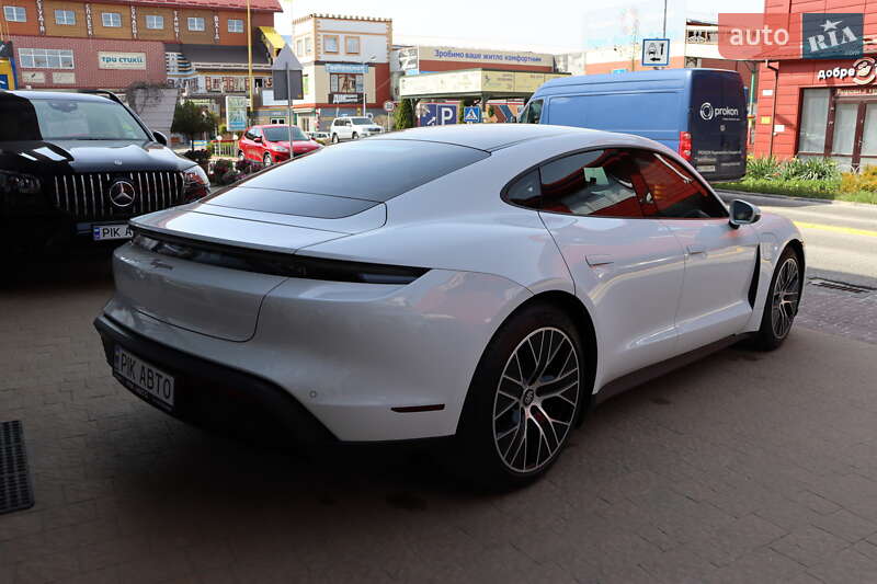 Седан Porsche Taycan 2021 в Львове