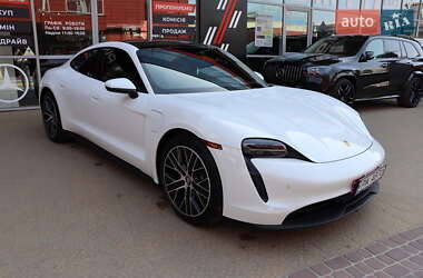 Седан Porsche Taycan 2021 в 