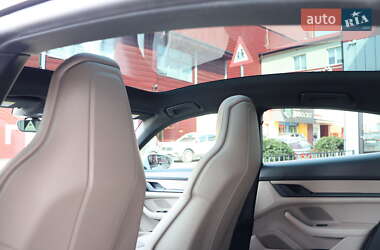 Седан Porsche Taycan 2021 в 