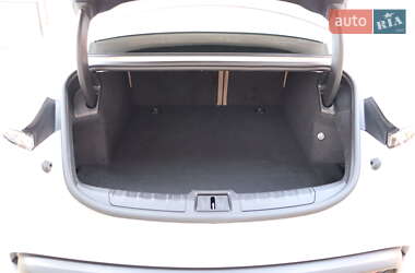 Седан Porsche Taycan 2021 в 