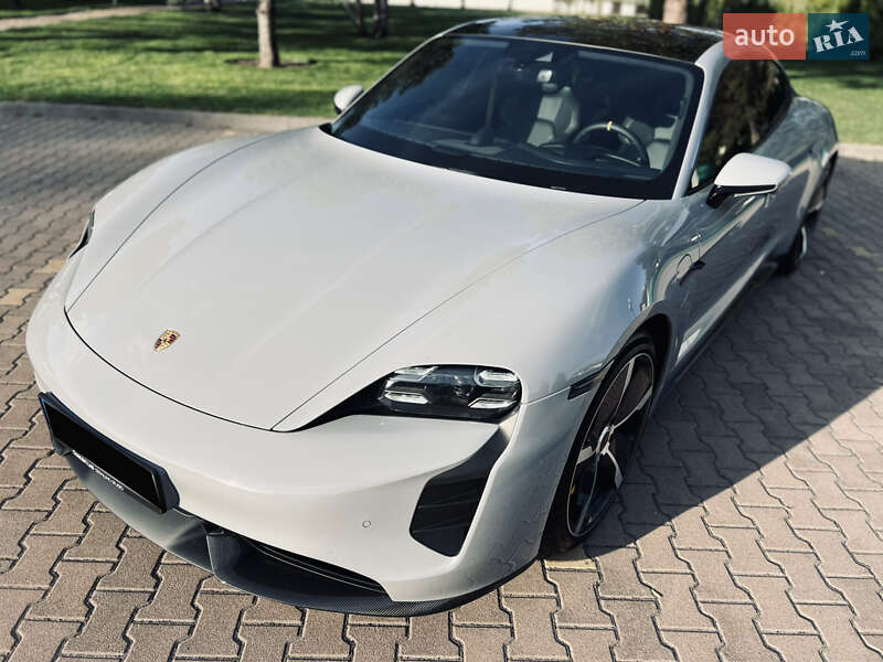 Седан Porsche Taycan 2020 в Киеве