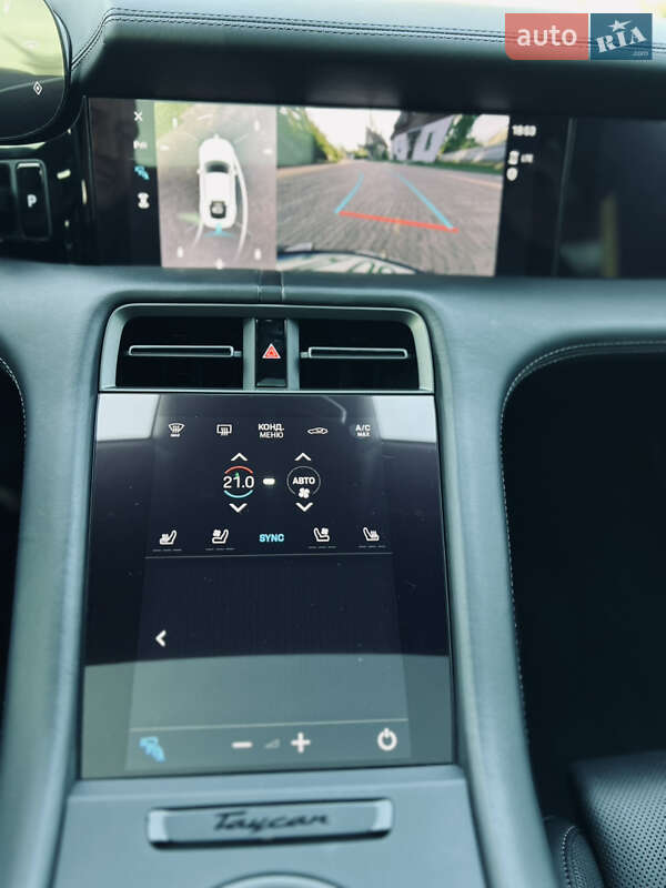 Седан Porsche Taycan 2020 в Киеве
