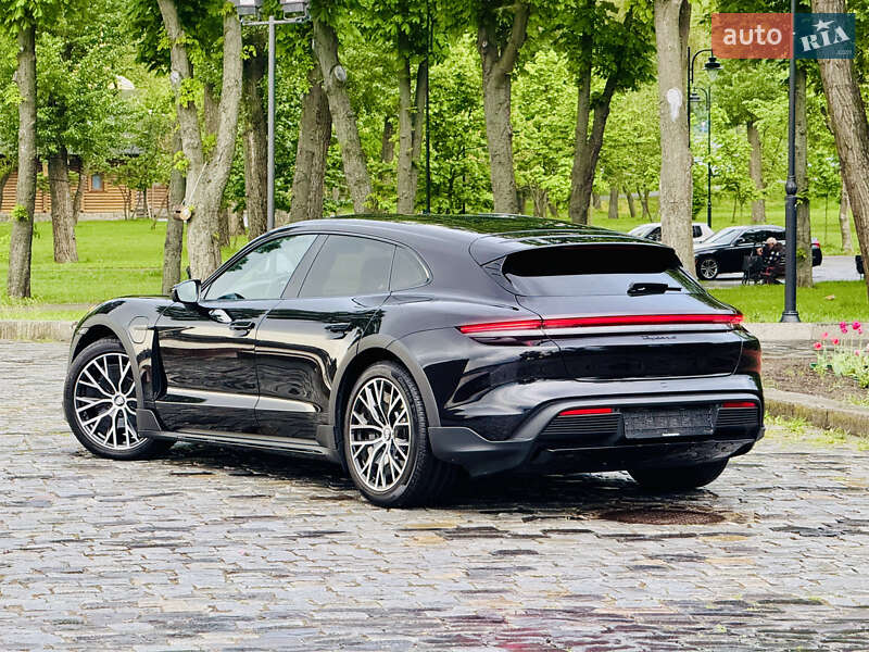Седан Porsche Taycan 2022 в Киеве