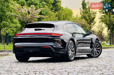 Седан Porsche Taycan 2022 в 